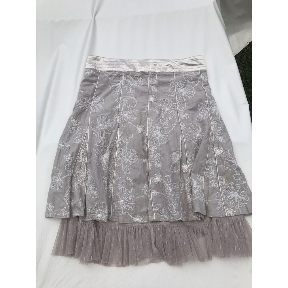 Veeca Floral Embroidered Layered Lace Skirt Size Medium Hankerchief